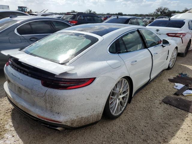 Sedans PORSCHE PANAMERA 2017 White