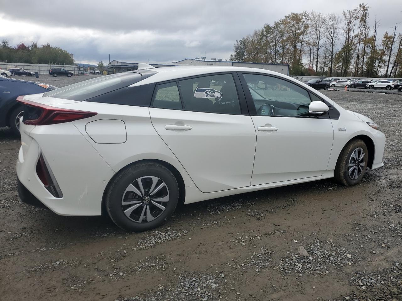 VIN JTDKARFP7J3070660 2018 TOYOTA PRIUS no.3