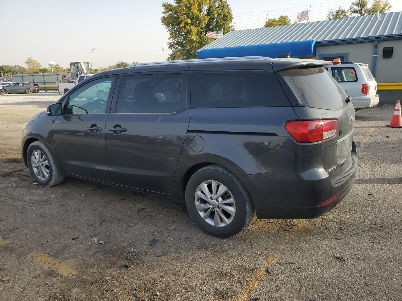 2017 Kia Sedona - Image 2