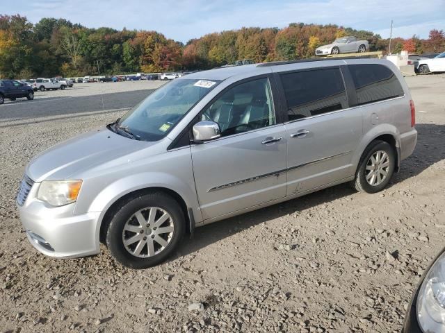 2012 Chrysler Town & Country Touring L de vânzare în Windsor, NJ - Rear End