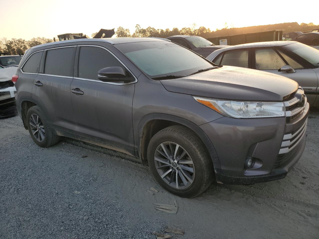 2019 Toyota Highlander - Image 4