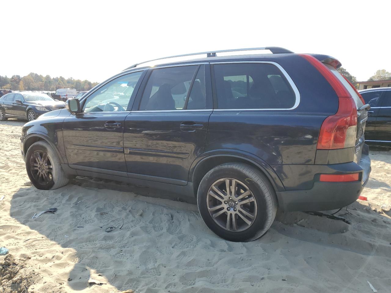 2010 Volvo XC90 - Image 2
