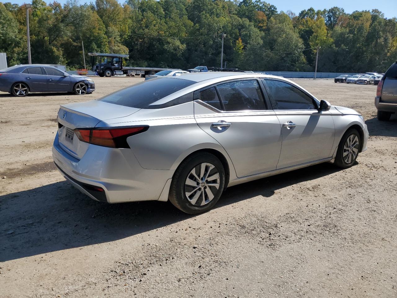 2019 Nissan Altima - Image 3