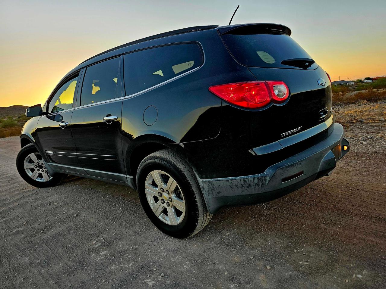 2009 Chevrolet Traverse - Image 3