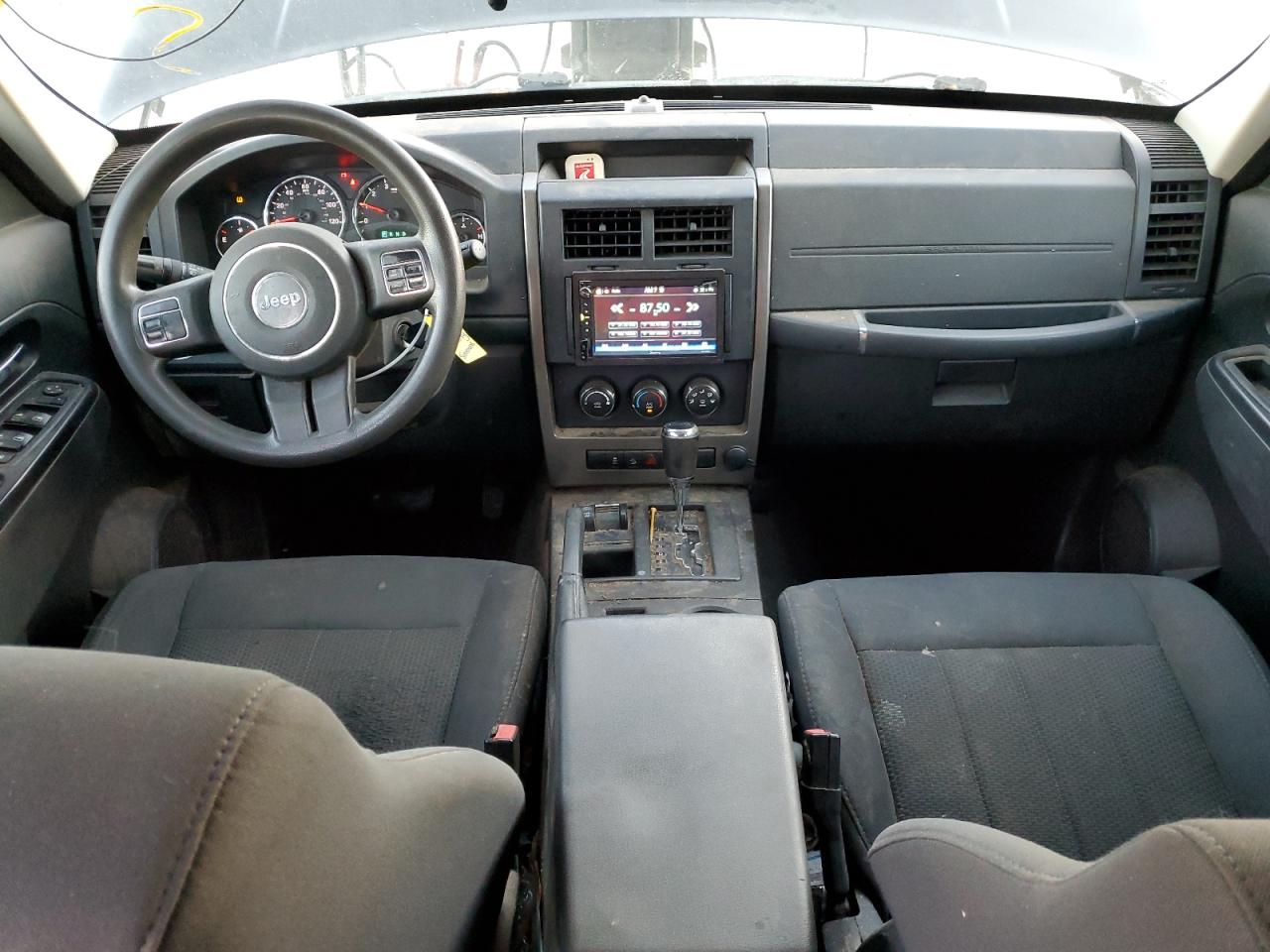 2012 Jeep Liberty (North America) - Image 8