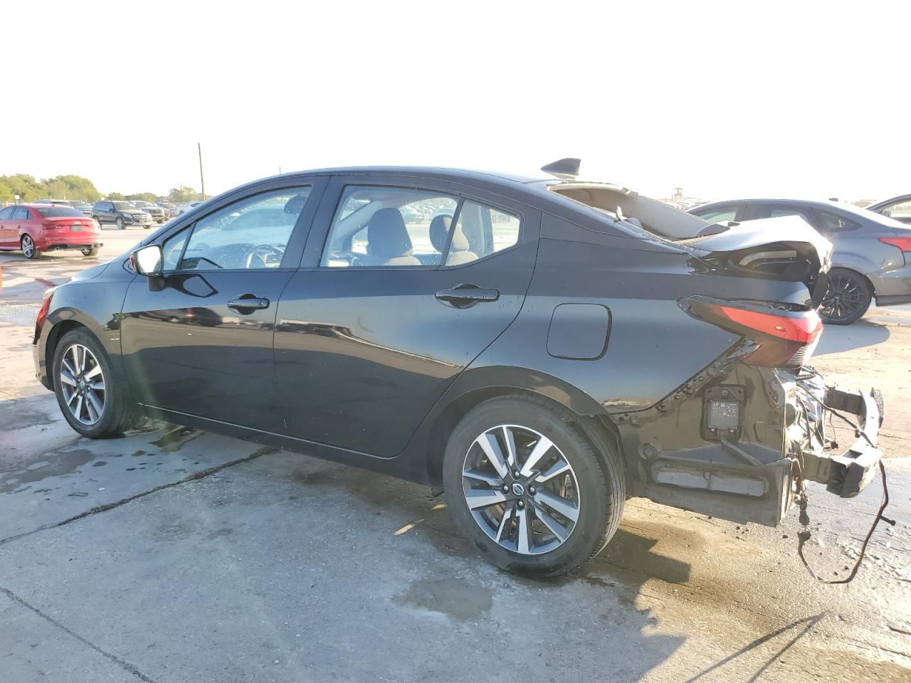 2021 Nissan Versa - Image 2