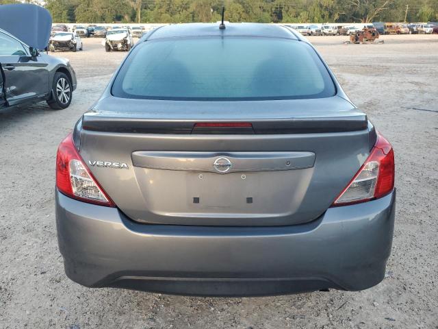  NISSAN VERSA 2018 Szary