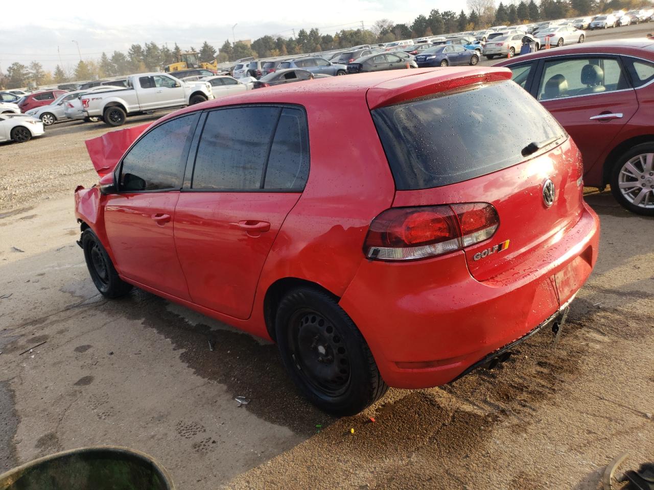2010 Volkswagen Golf - Image 2