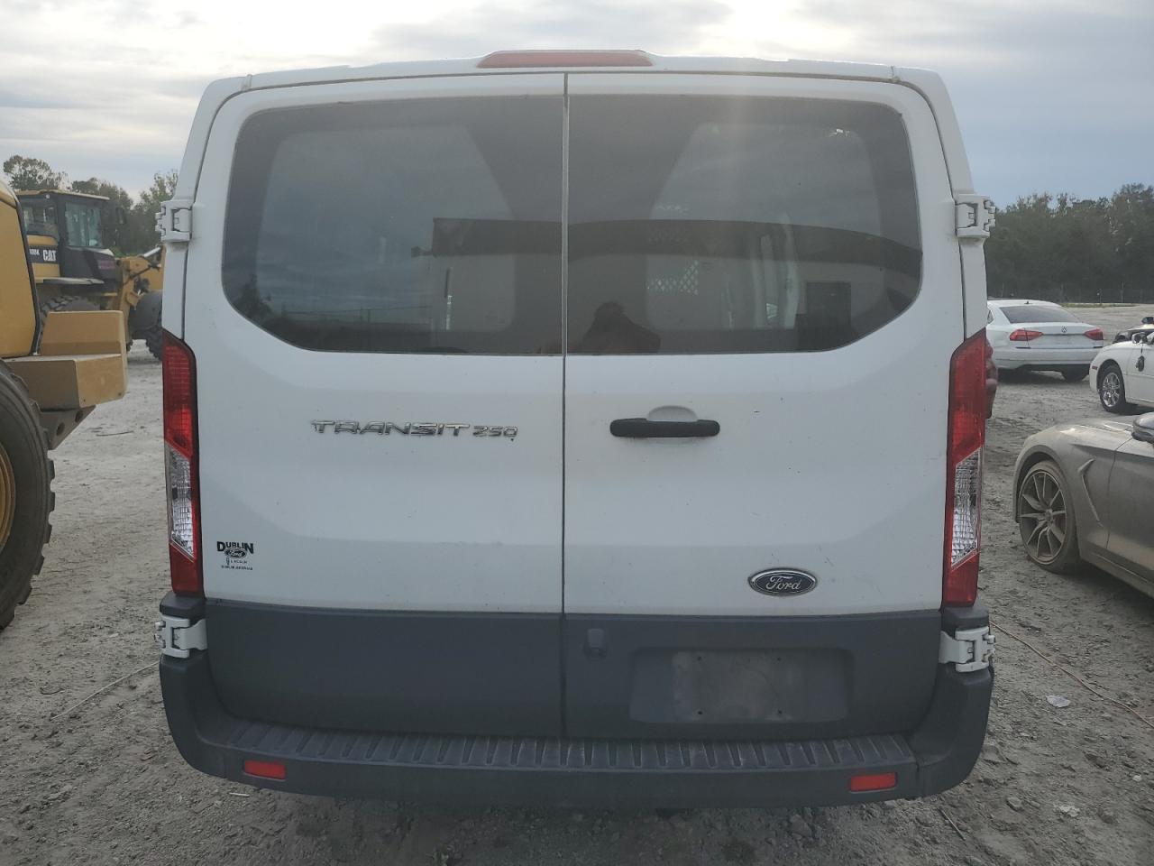 1FTYR1ZM6HKA92266 2017 Ford Transit T-250