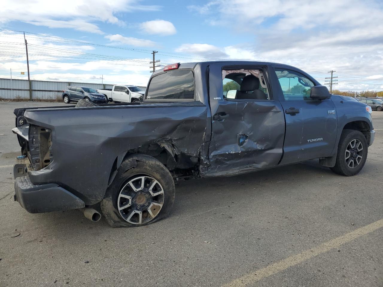 VIN 5TFDW5F19HX642233 2017 TOYOTA TUNDRA no.3