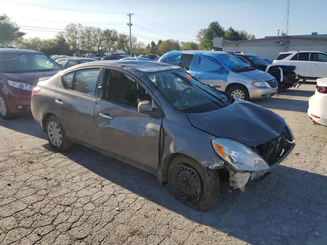 Седани NISSAN VERSA 2014 Сірий