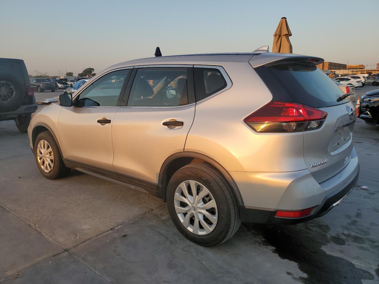 JN8AT2MT6LW039242 2020 Nissan Rogue S