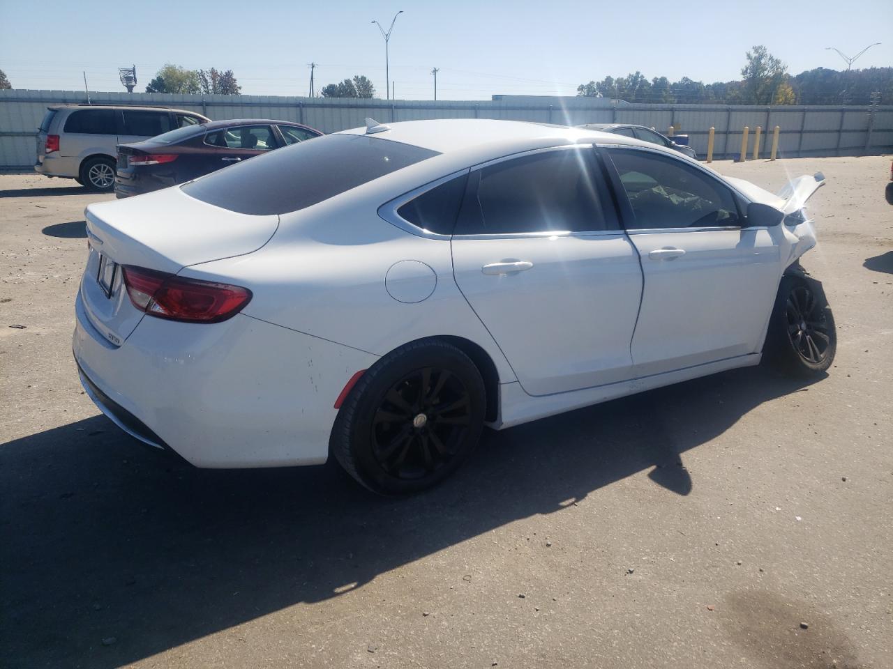 2016 Chrysler 200 - Image 3