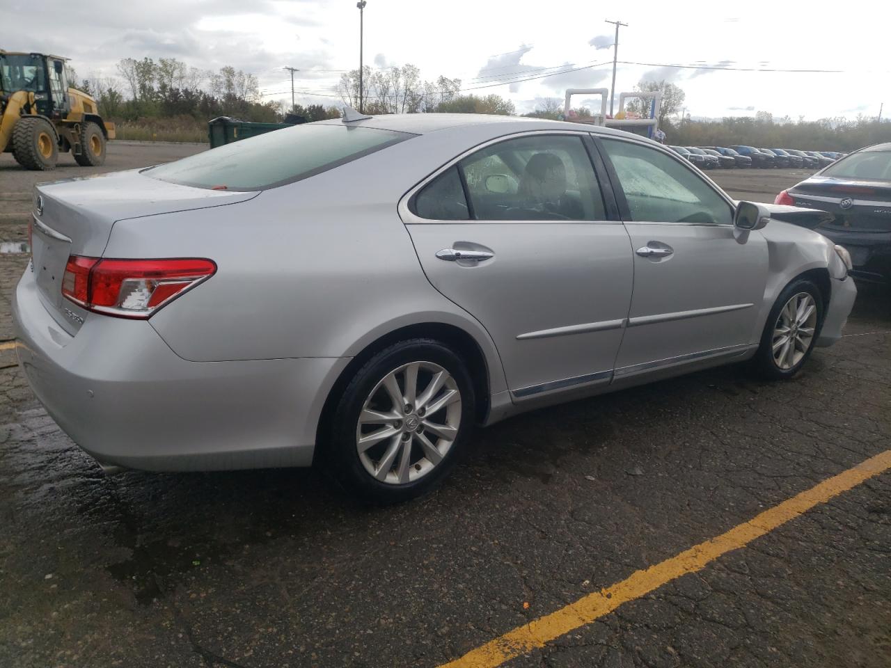 2010 Lexus ES - Image 3