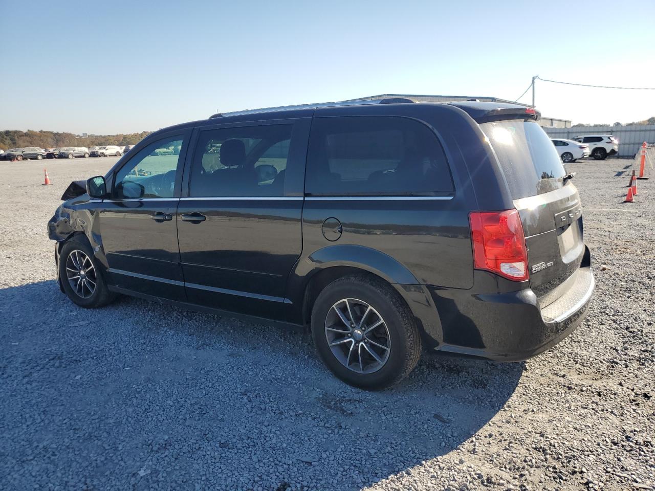 2017 Dodge Caravan - Image 2