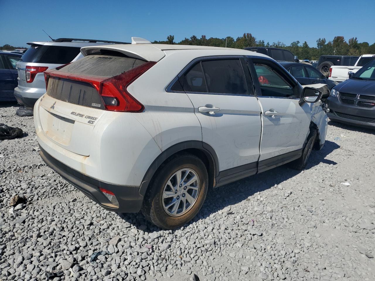 2018 Mitsubishi Eclipse - Image 3