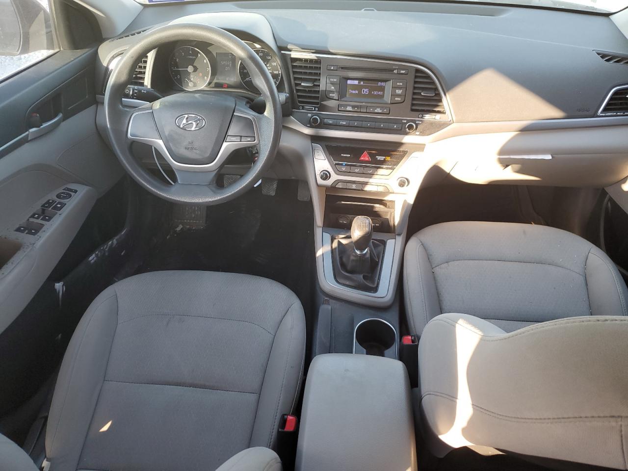 5NPD74LF8HH136041 2017 Hyundai Elantra Se