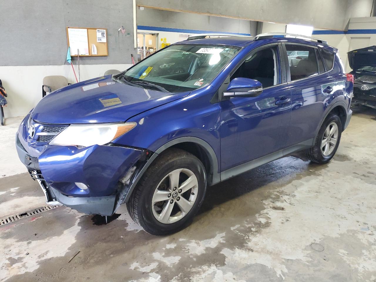 2T3WFREV2FW188946 2015 TOYOTA RAV 4 - Image 1