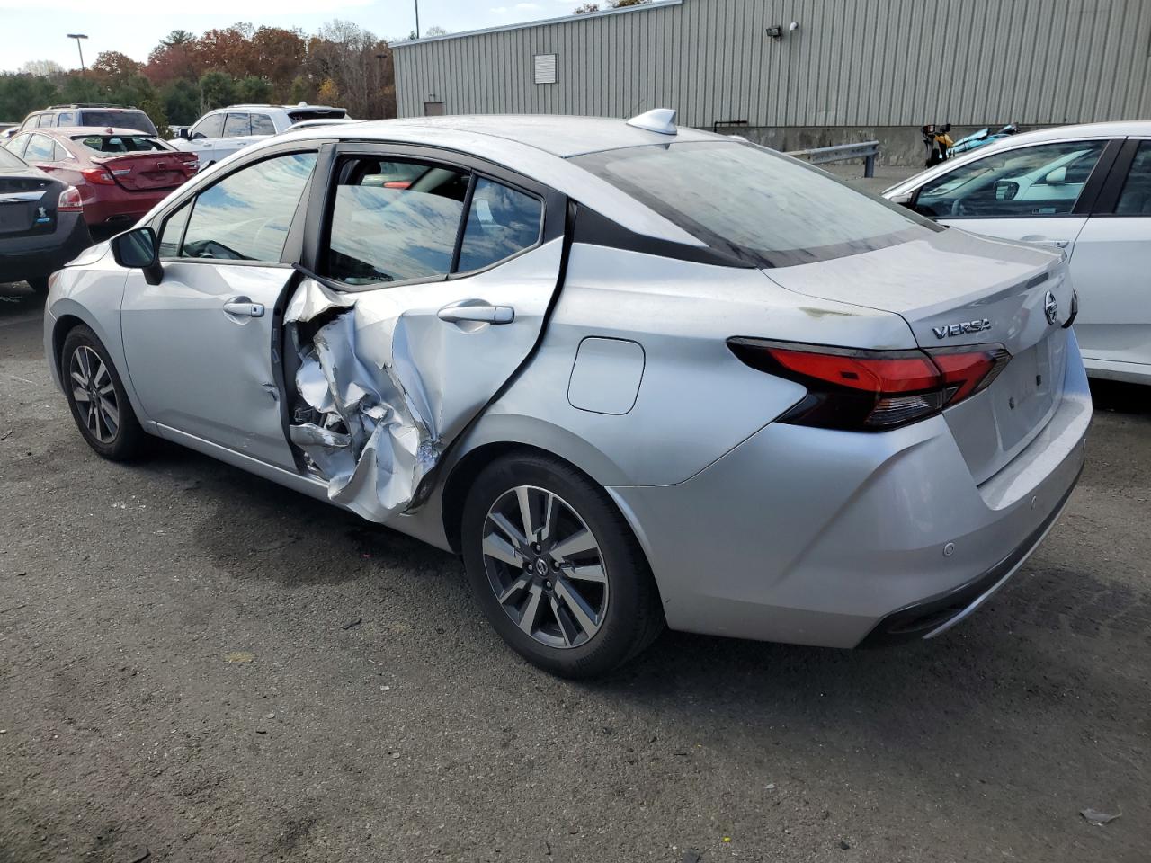 2021 Nissan Versa - Image 2