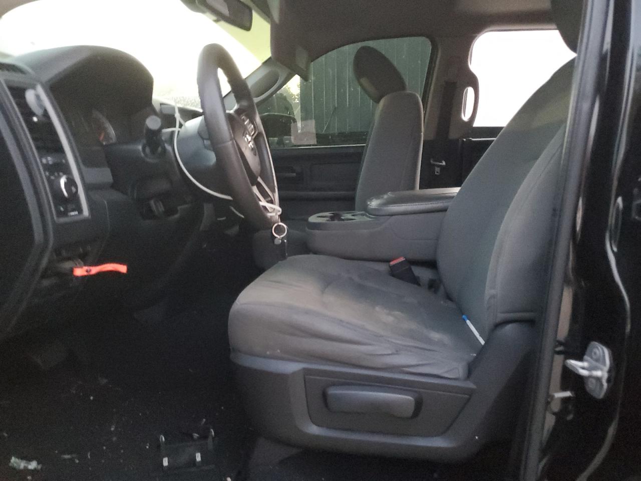 2015 RAM 1500 - Image 7