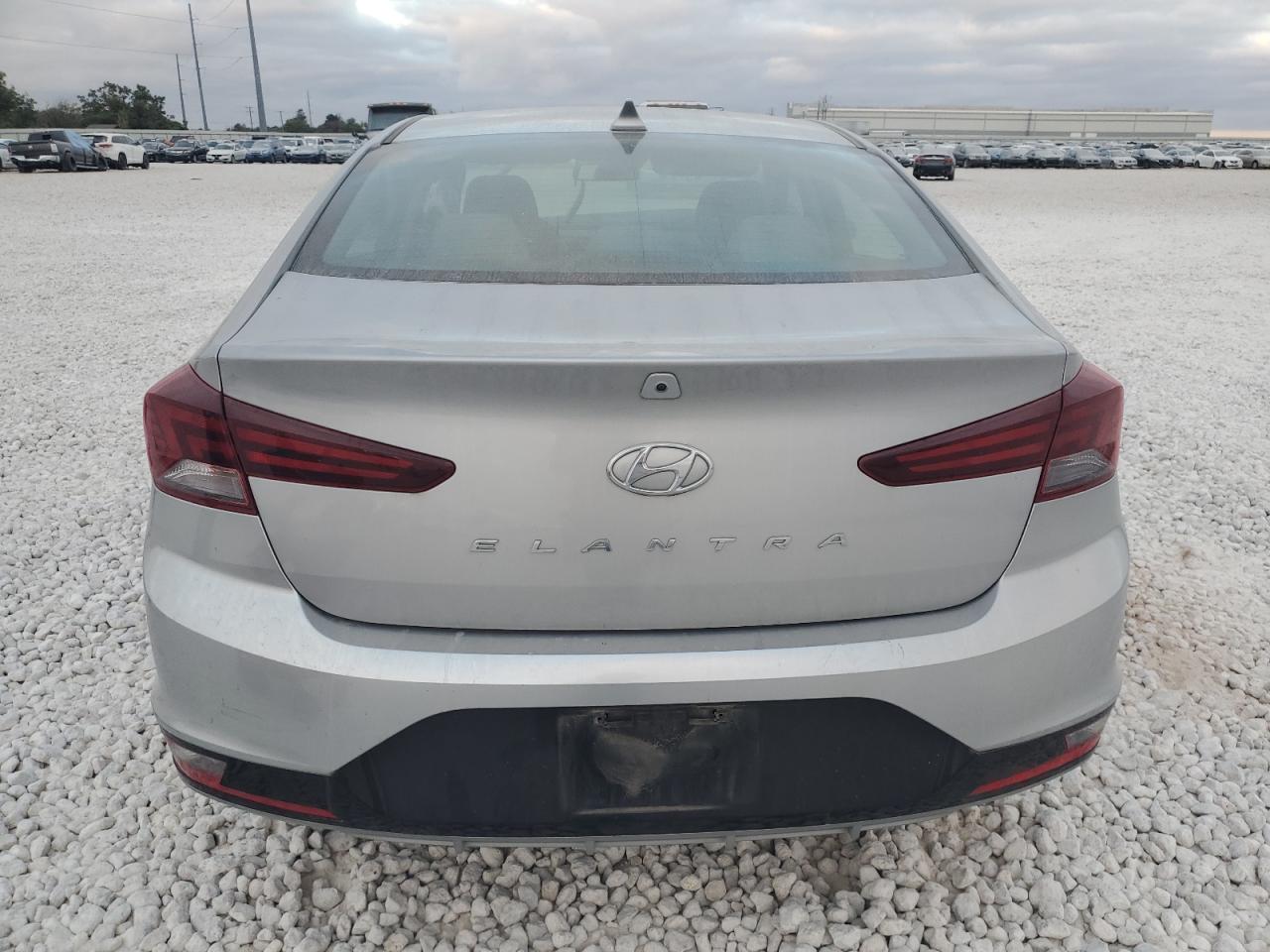 2020 Hyundai Elantra - Image 6