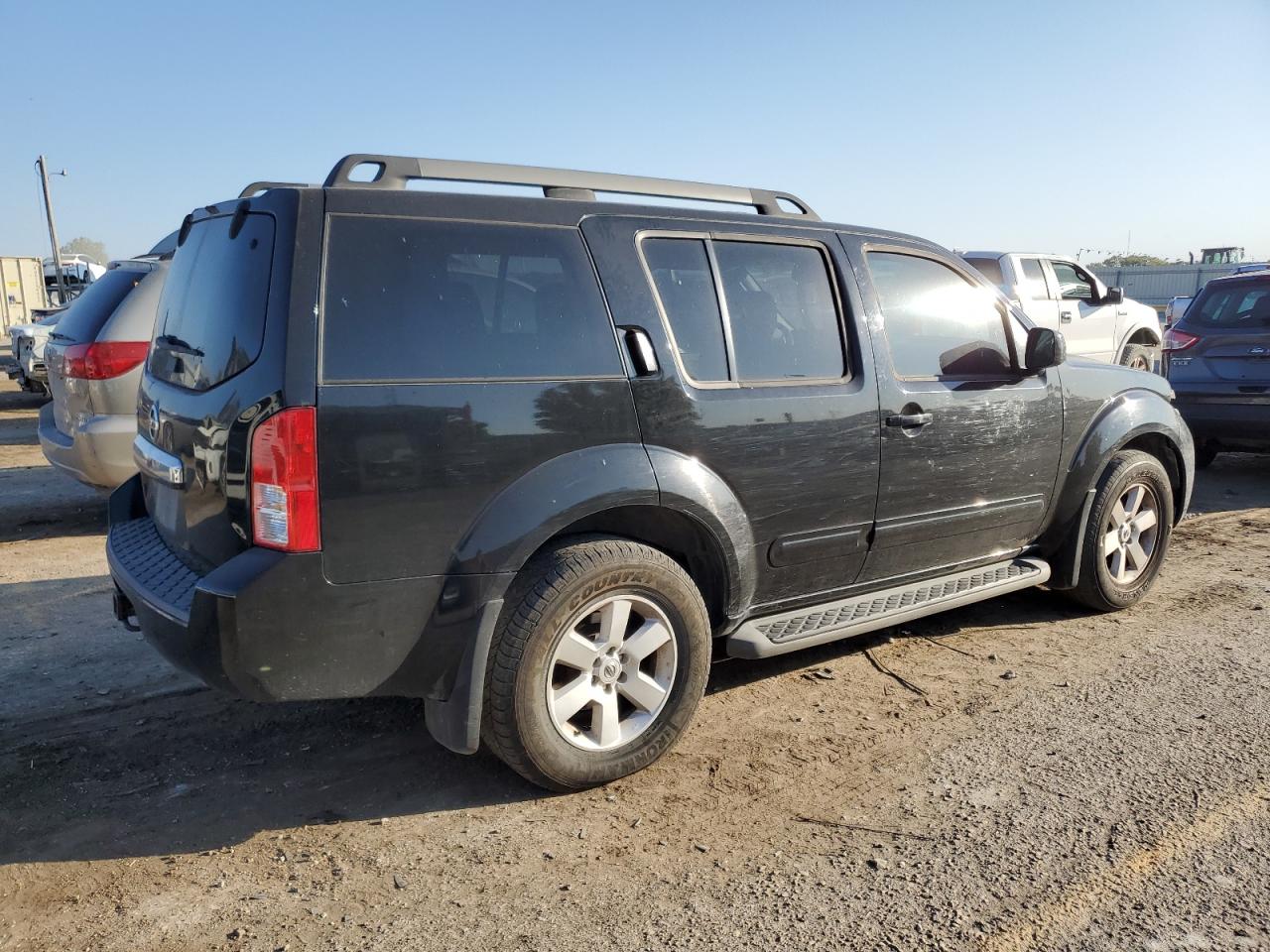 2012 Nissan Pathfinder - Image 3