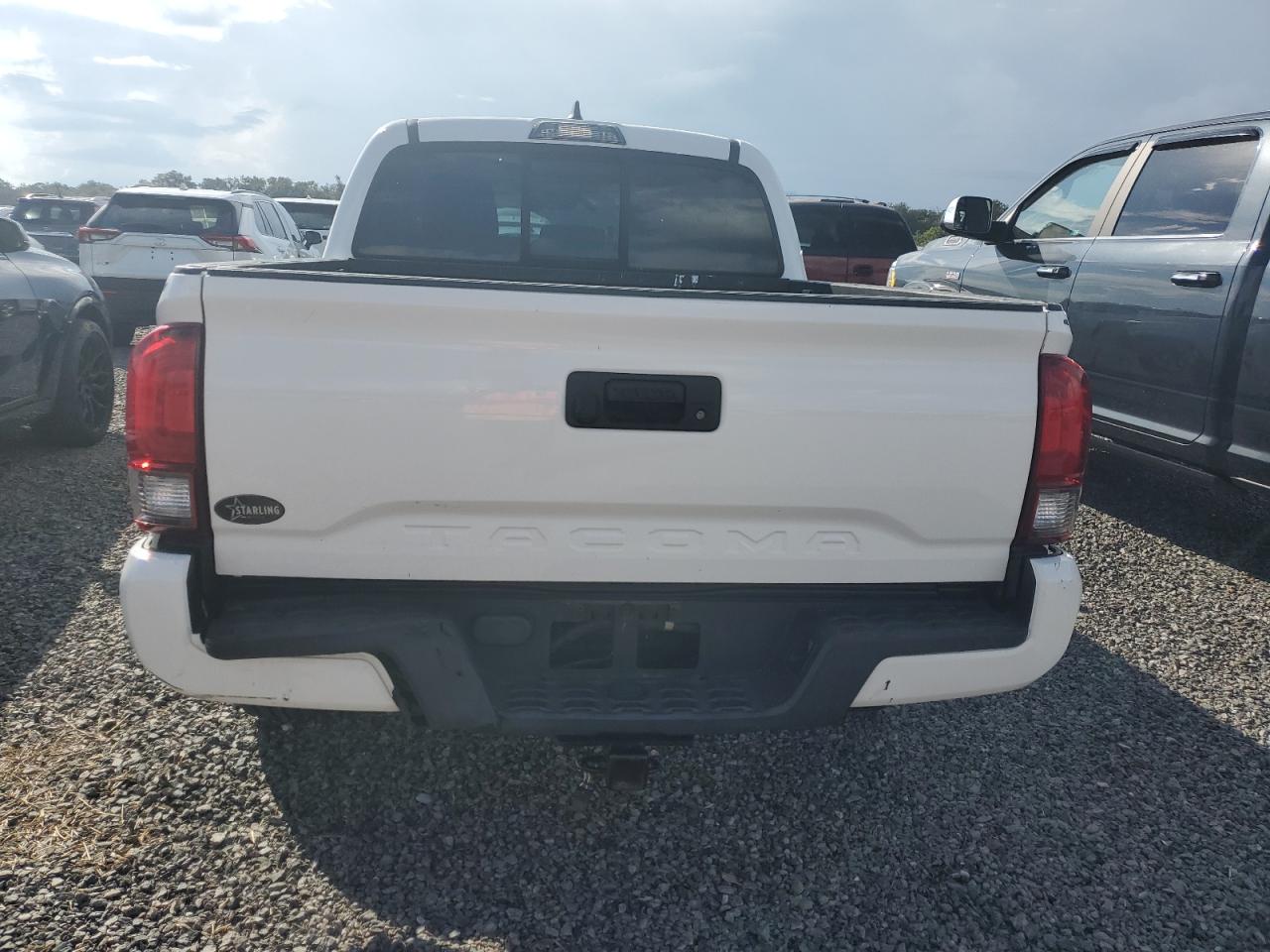 5TFAX5GNXJX125899 2018 Toyota Tacoma Double Cab