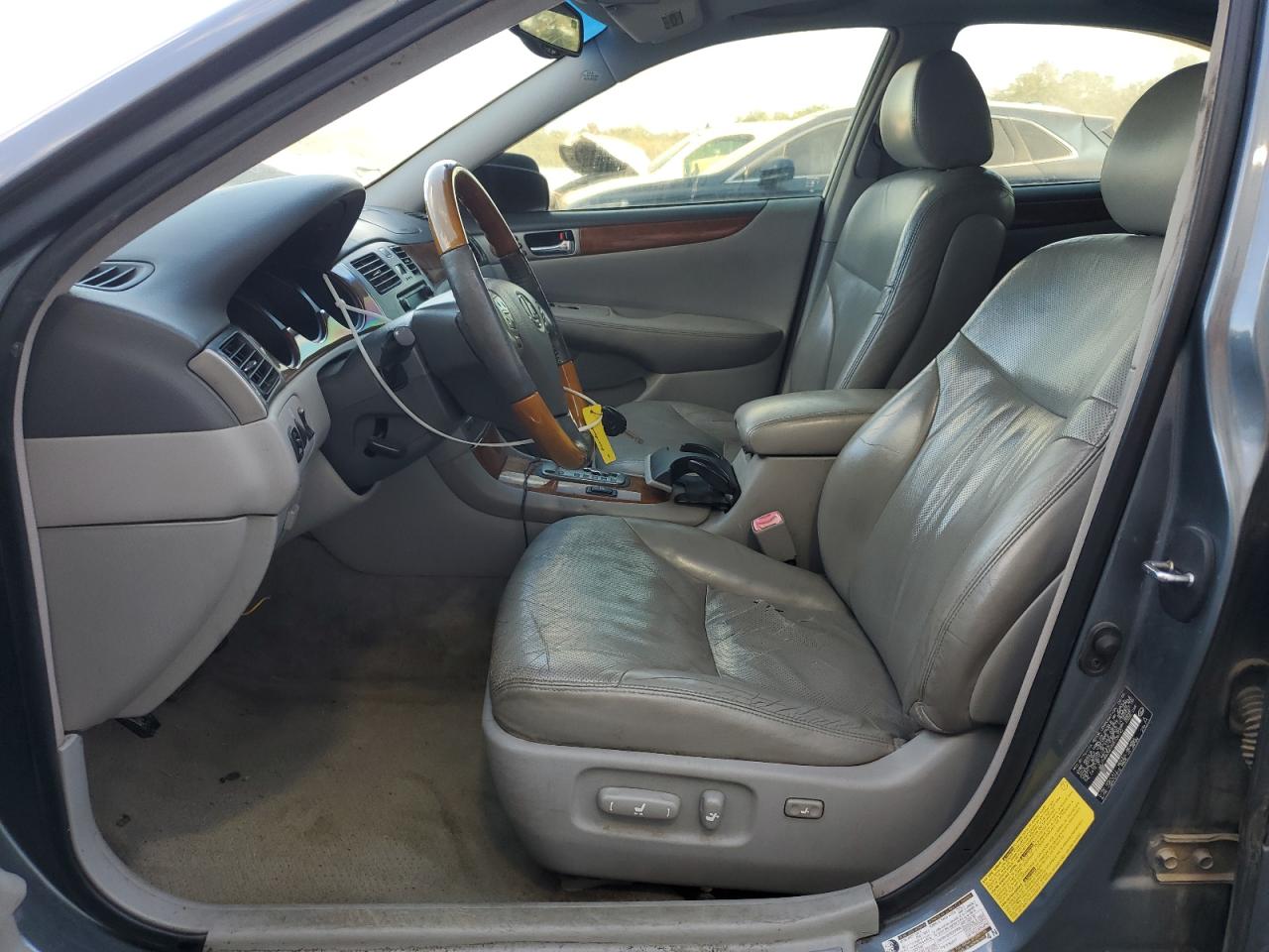 2005 Lexus ES - Image 7