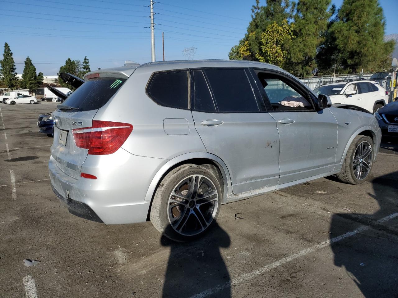 VIN 5UXWX7C34H0U44030 2017 BMW X3 no.3