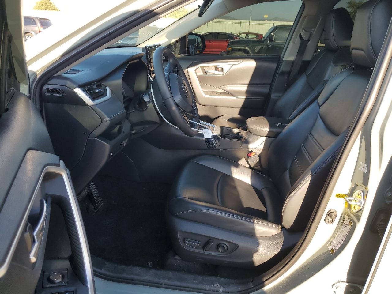 2020 Toyota RAV 4 - Image 7