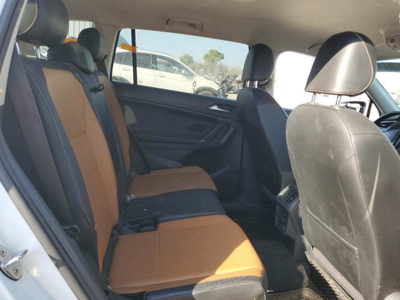 2018 Volkswagen Tiguan - Image 11