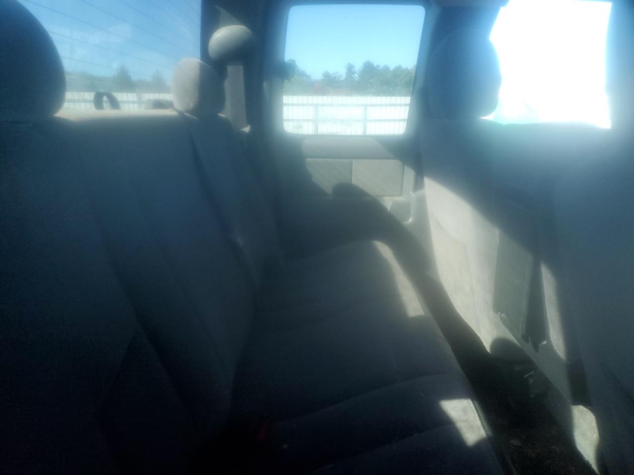 2006 Chevrolet Silverado - Image 10
