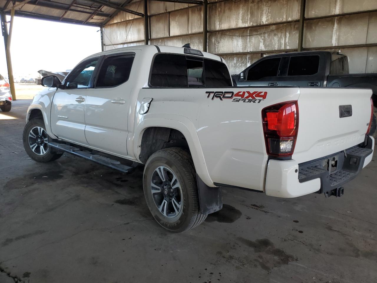 VIN 3TMCZ5ANXJM122650 2018 TOYOTA TACOMA no.2