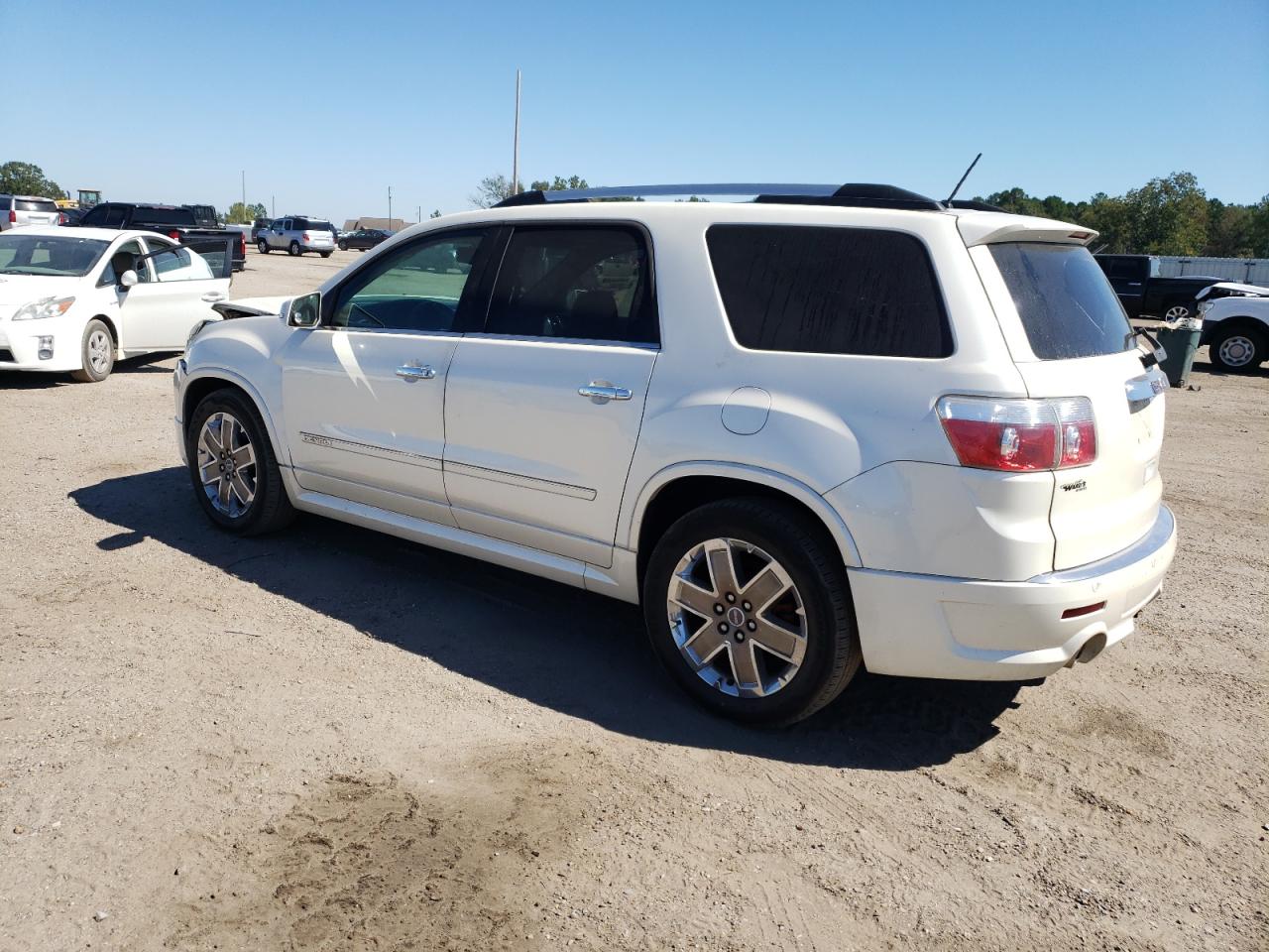 2011 GMC Acadia - Image 2
