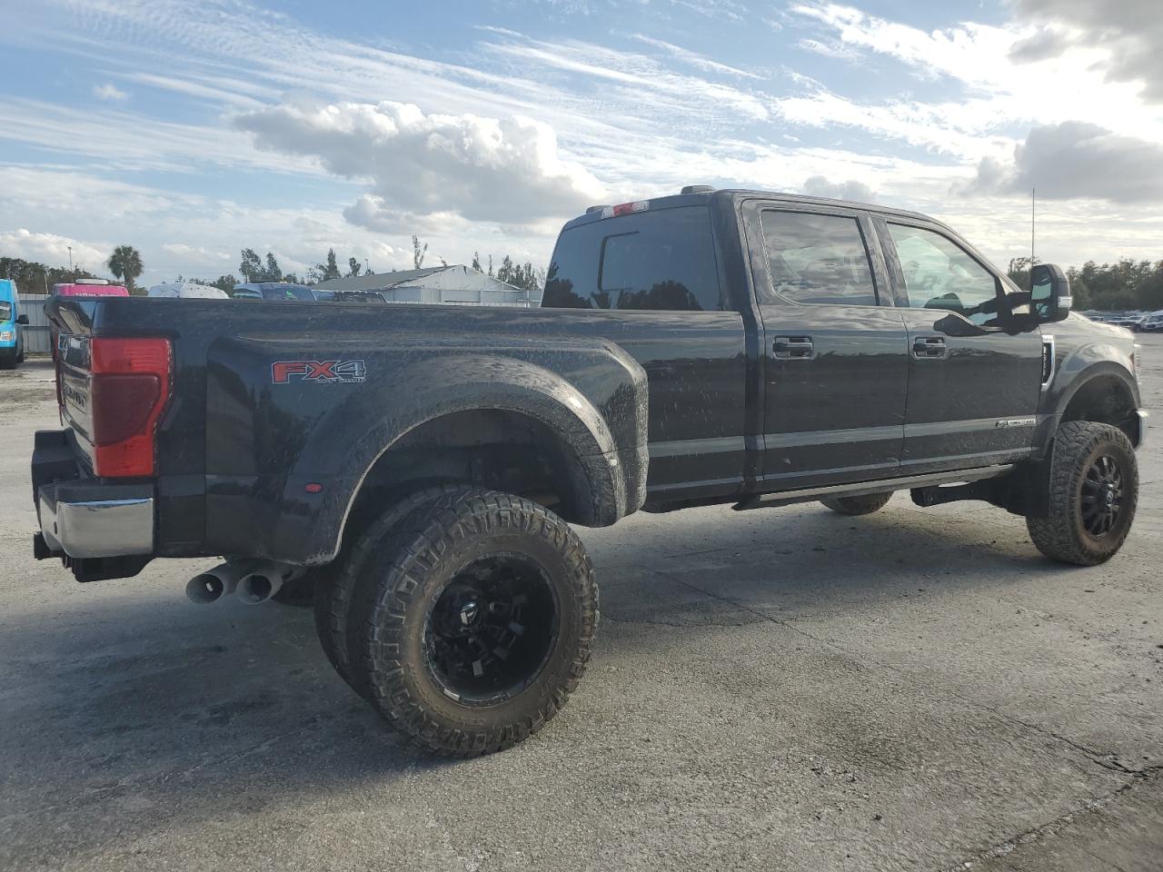 VIN 1FT8W3DTXNEE33410 2022 FORD F350 no.3