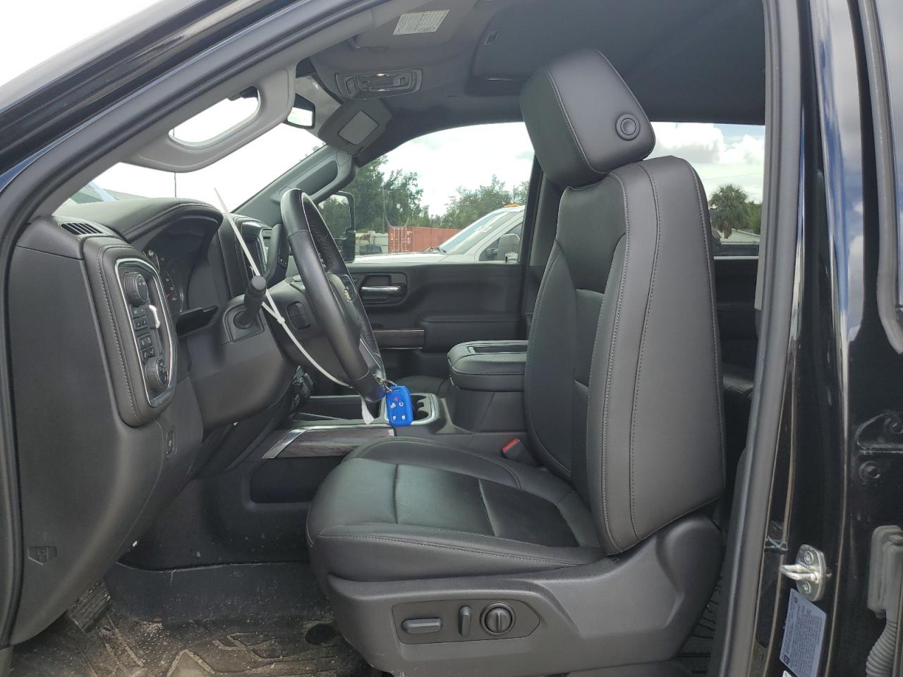 2022 Chevrolet Silverado - Image 7