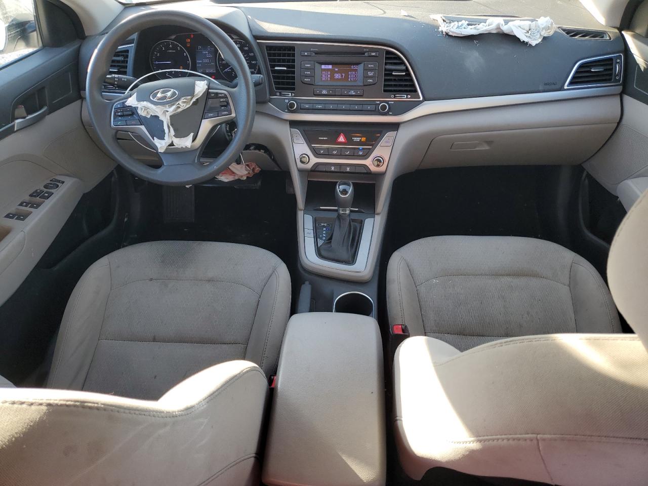 2017 Hyundai Elantra - Image 8