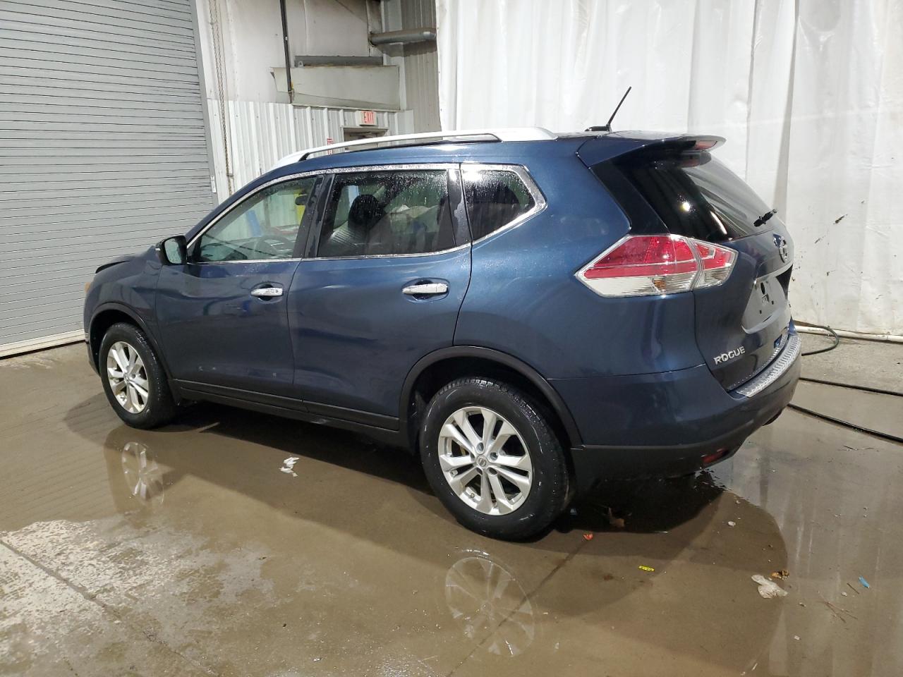 2015 Nissan Rogue - Image 2