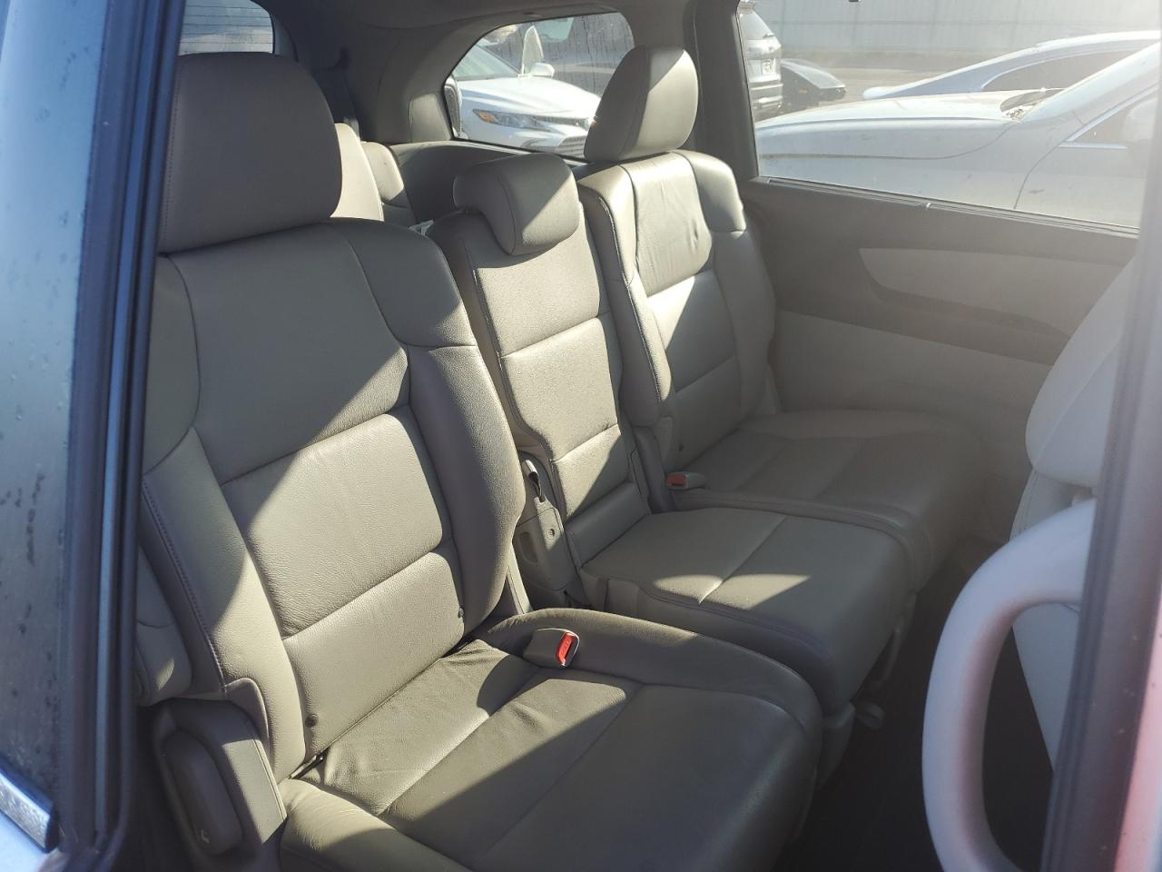 2011 Honda Odyssey - Image 10