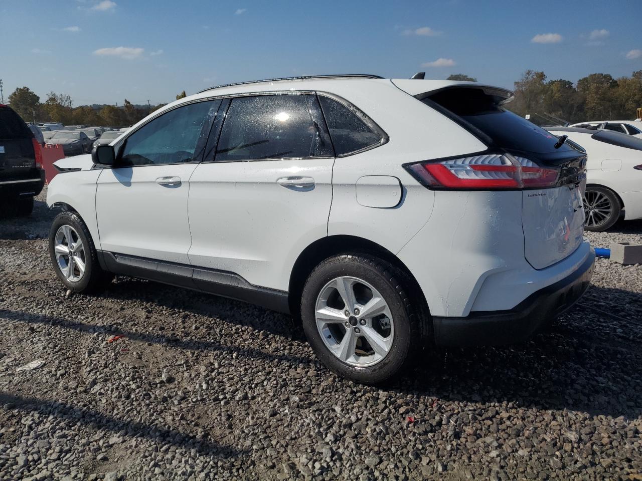 2023 Ford Edge - Image 2