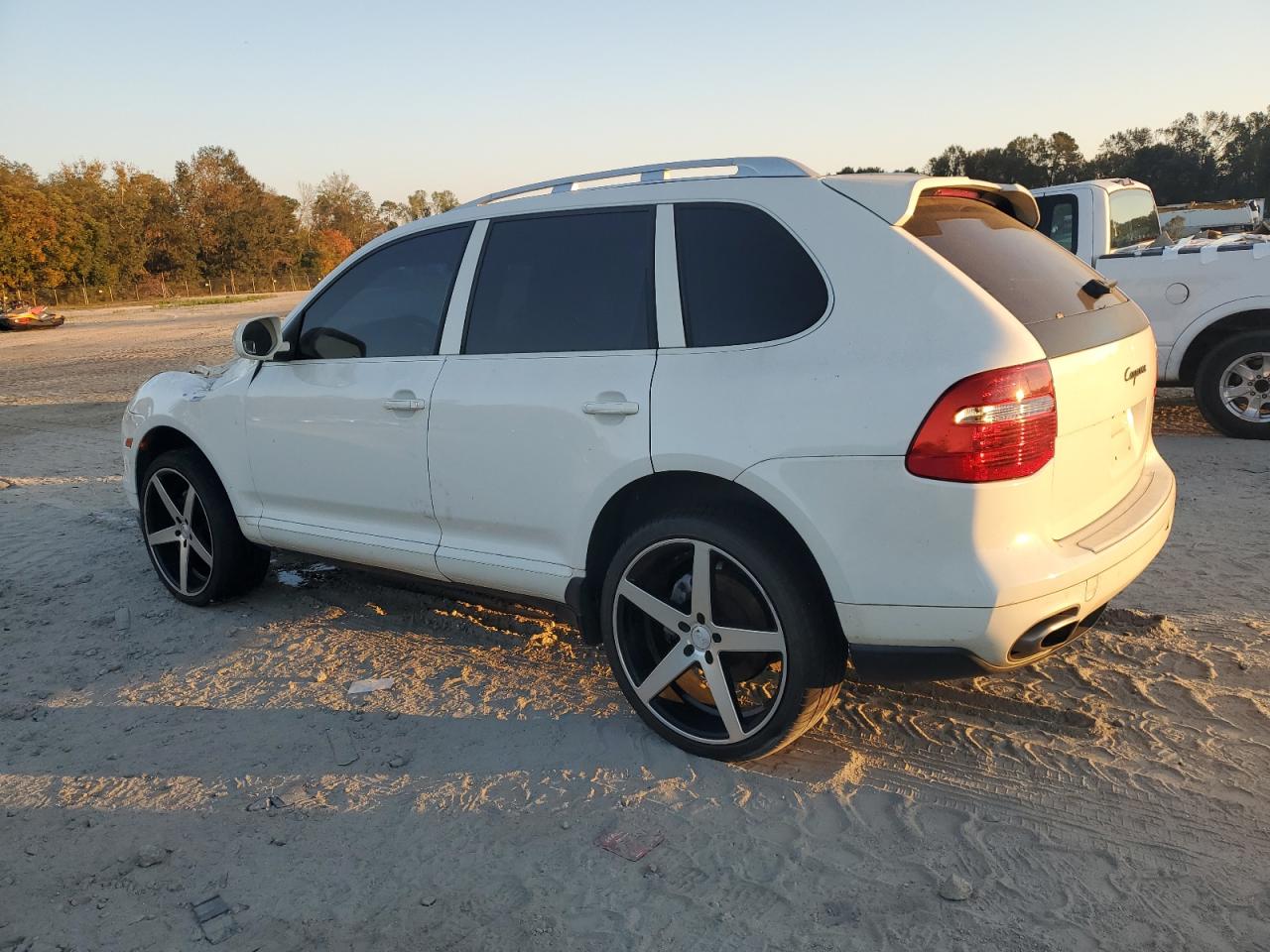 2008 Porsche Cayenne - Image 2
