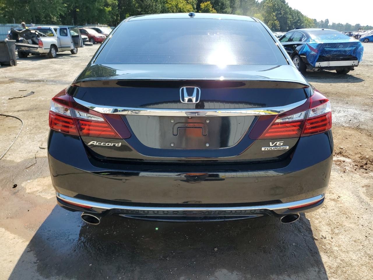 1HGCR3F97HA036527 2017 Honda Accord Touring