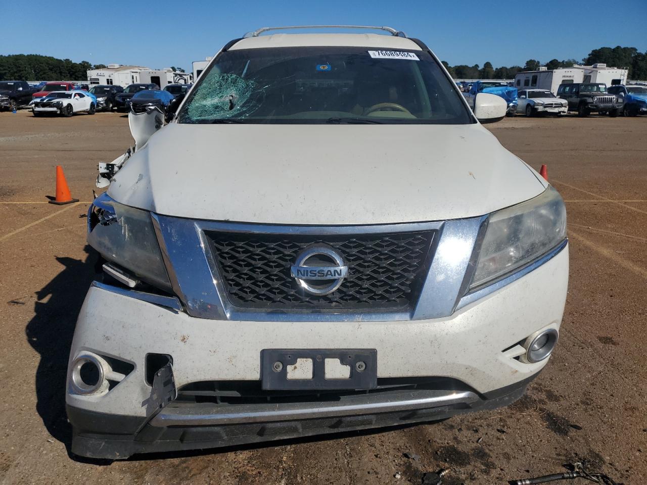 2014 Nissan Pathfinder - Image 5