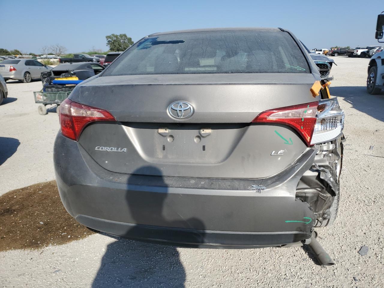 5YFBURHE9KP886121 2019 Toyota Corolla L