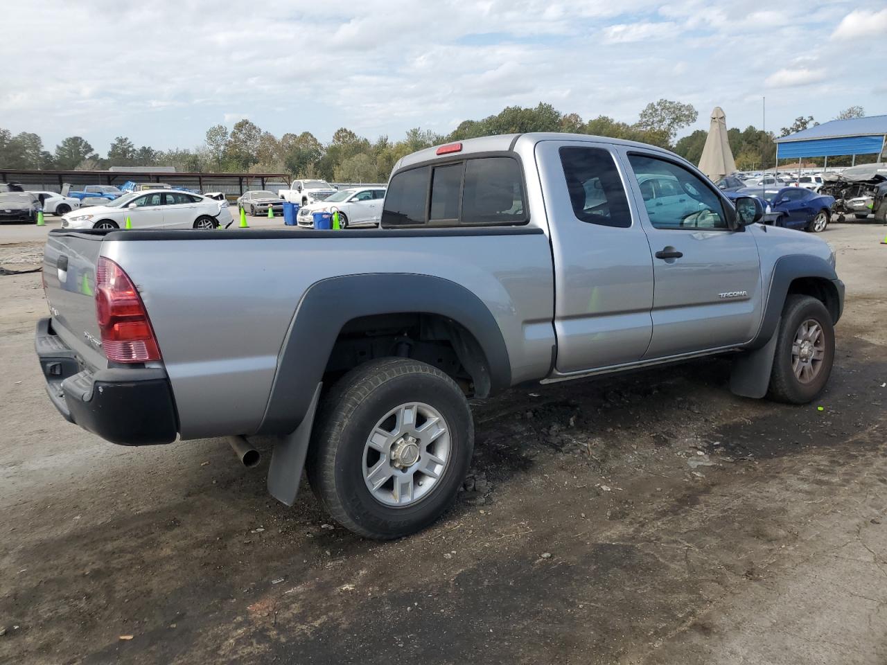 2014 Toyota Tacoma - Image 3