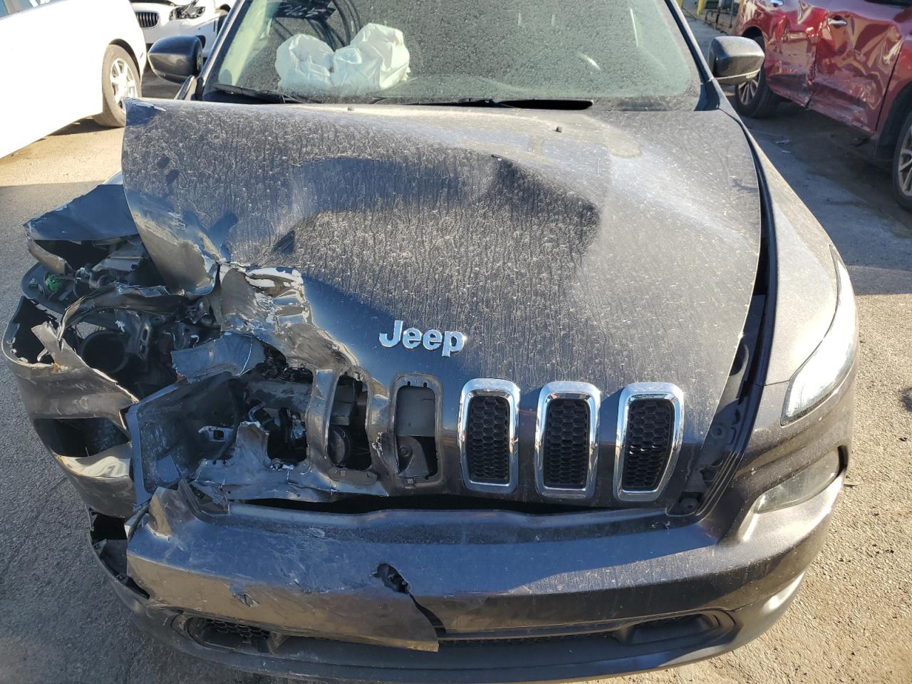 2017 Jeep Grand Cherokee - Image 12