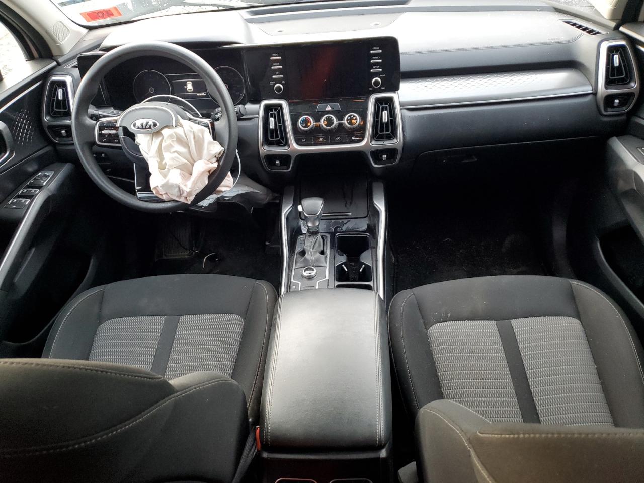 2021 Kia Sorento - Image 8