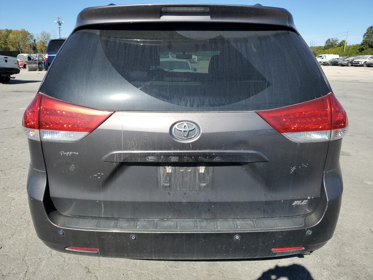 2012 Toyota Sienna Xle VIN: 5TDYK3DC5CS205821 Lot: 74615544