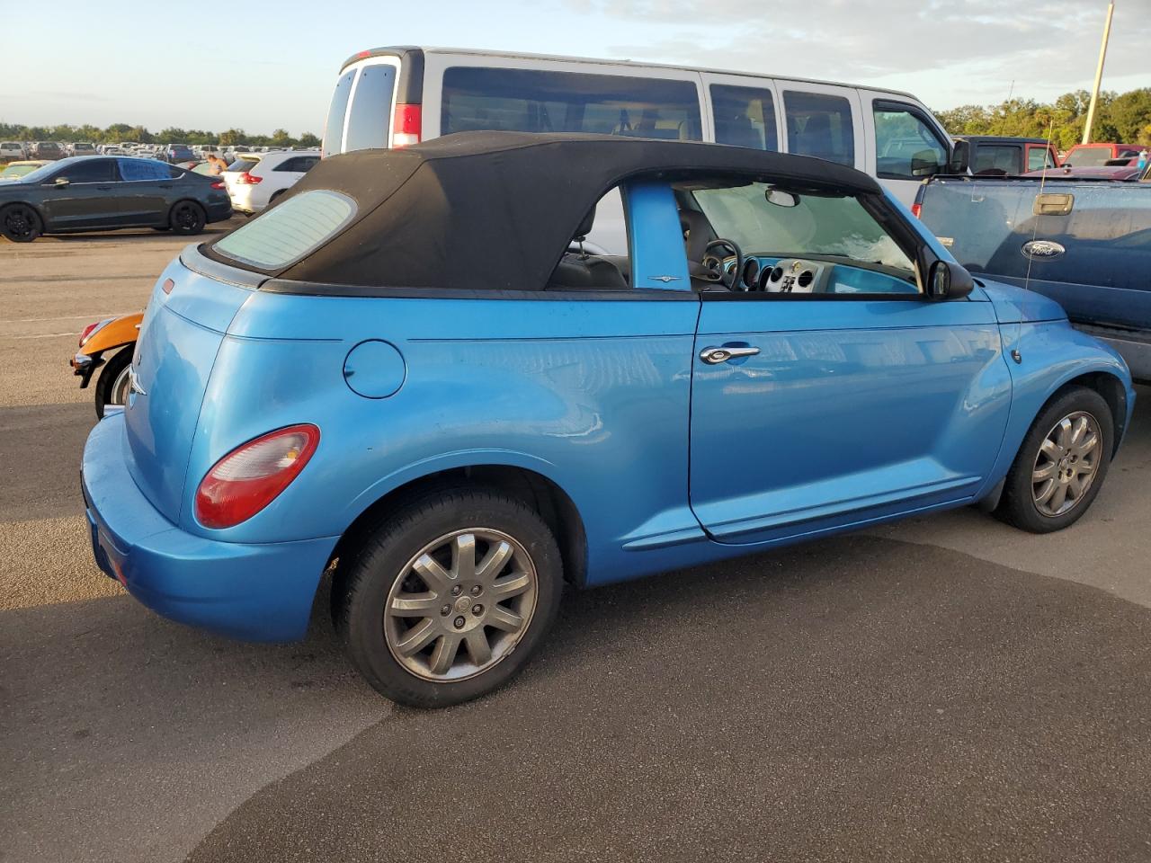 2008 Chrysler PT Cruiser - Image 3