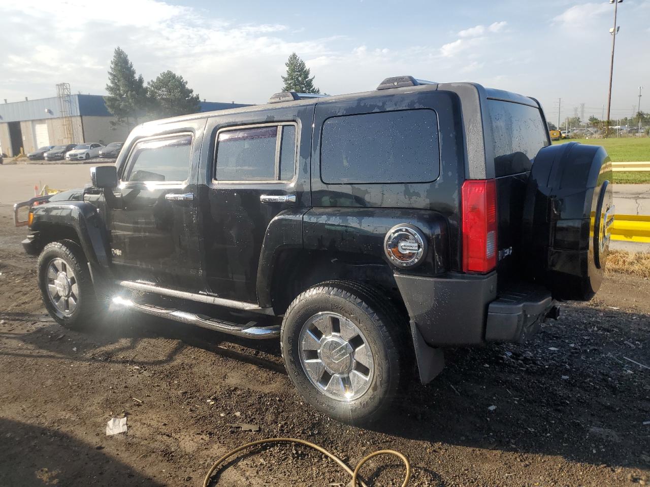 2009 Hummer H3 - Image 2